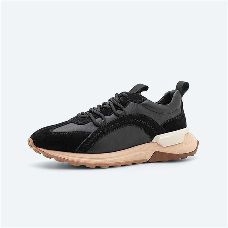 Schwarze Sportschuhe
