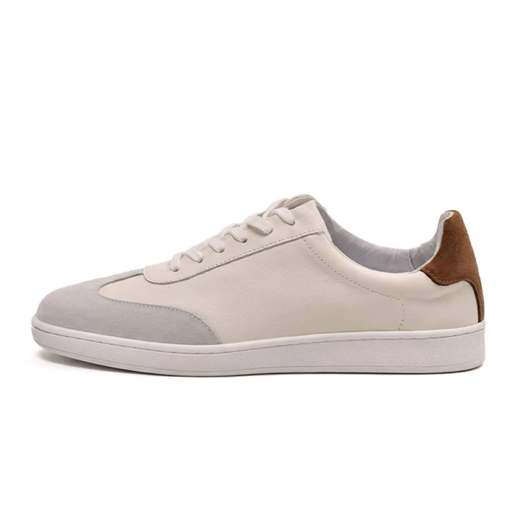 Hochwertige Freizeit-Sneaker aus Leder und Wildleder