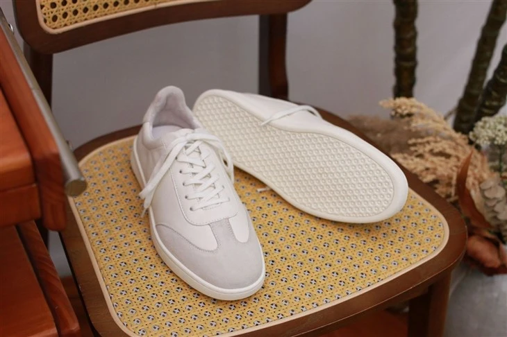 Premium Leather And Suede Casual Sneakers manufacturers